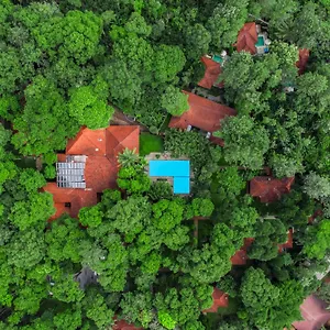 https://resort-greenwoods-a-five-star-classified.kerala-hotels.net